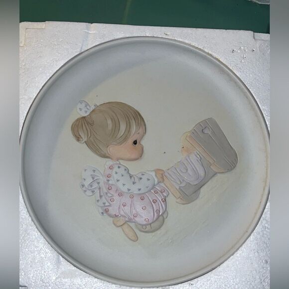 NIB Precious Moments Plate – "The Hand That Rocks the Future" | Mother's Love Se - Picture 1 of 4